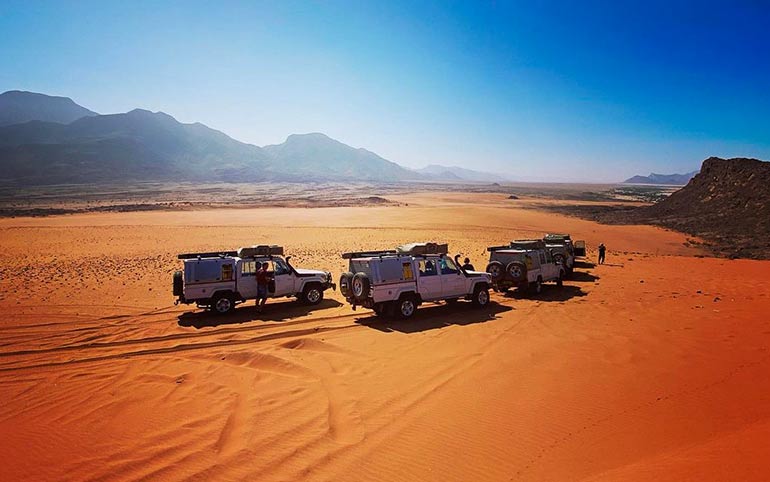 Namibia-Private-Guided-Safari-Tours-Tours-in-Convoy-02