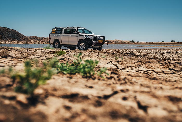 Namibië-Prive-begeleide-safari-in-konvooi-In-Convoy-damaraland-dry-river-gorge-Khowarib
